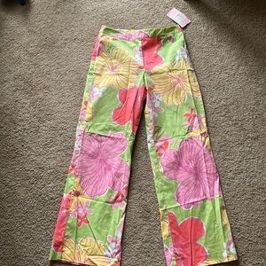 Pastel colored Lilly Pulitzer pants. Size 8